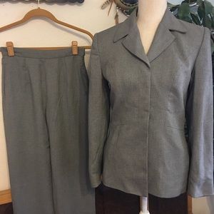Vintage Renlyn New York Petites Gray pant suit 6P